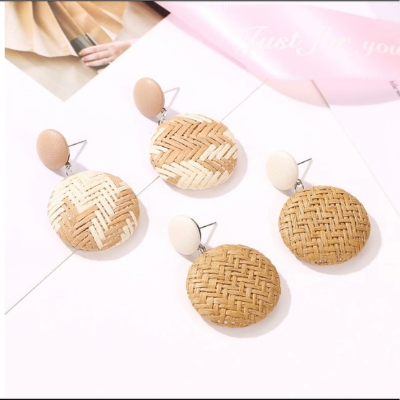 Woven Button Earrings - Picture 6 of 10